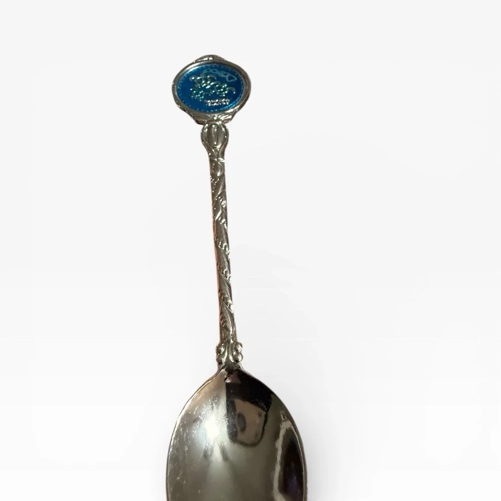 Lot of (2) Vintage Souvenir Collector‎ Spoons from Hawaii